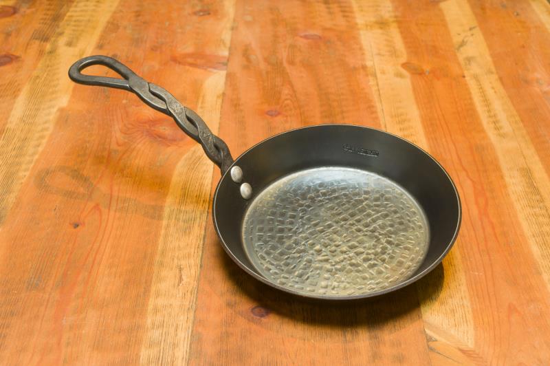 Carbon Steel Chef's Pan with Lid - Hand Forged, Carbon Steel